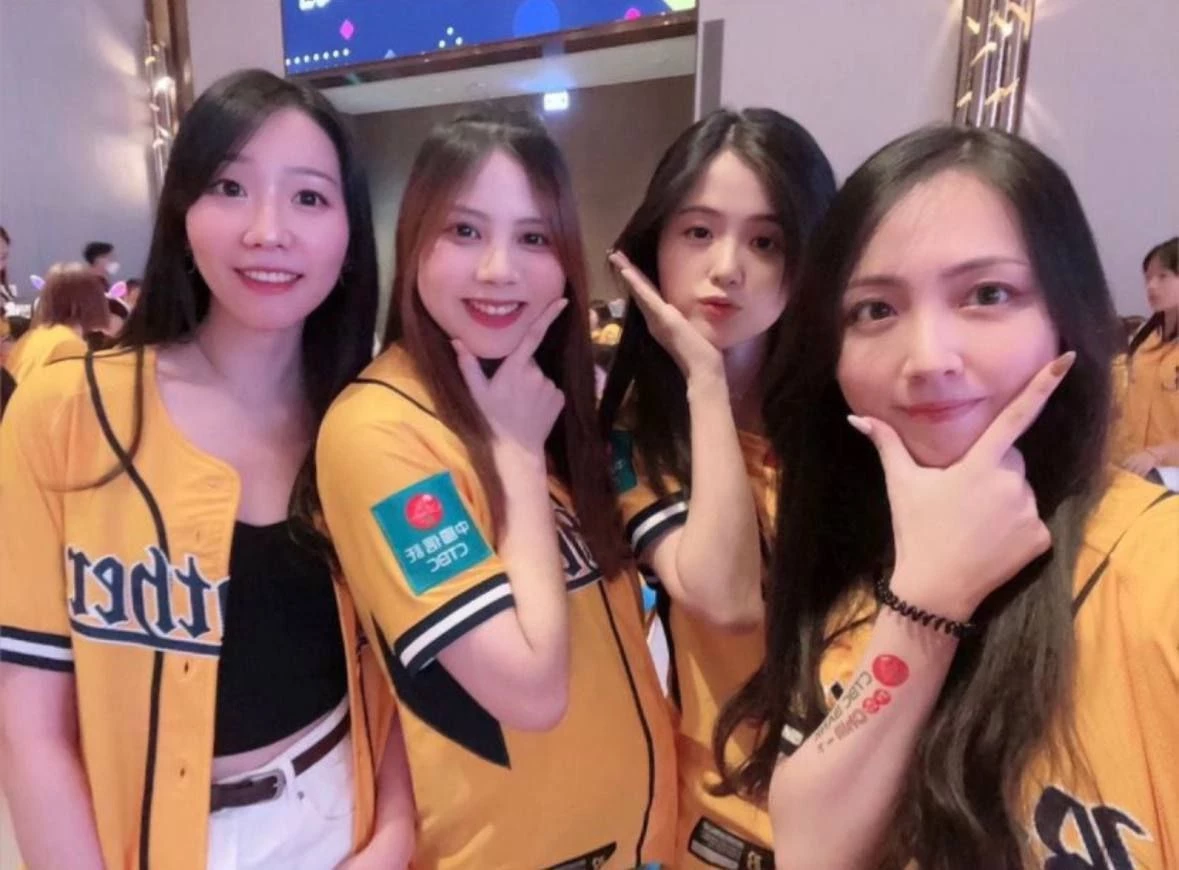 颜值很高的美女 [10P]
