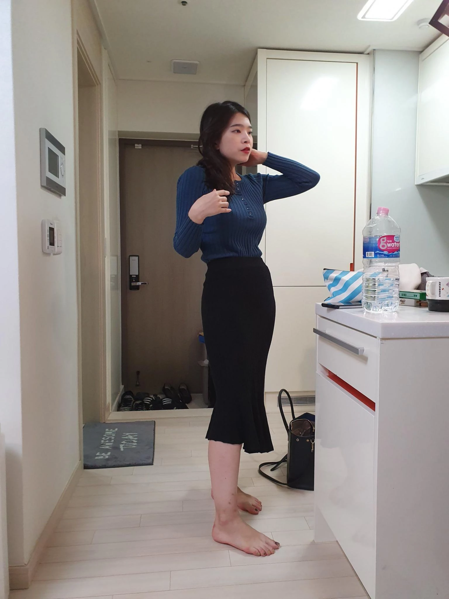 绿帽男。爆乳人妻，和短J单男的故事[23P][3V]