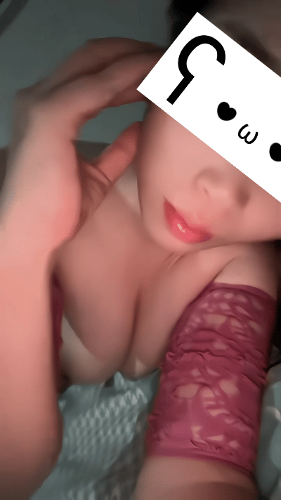异地小骚妇想要了直接用胡萝卜自慰给我看[12P6GIF]