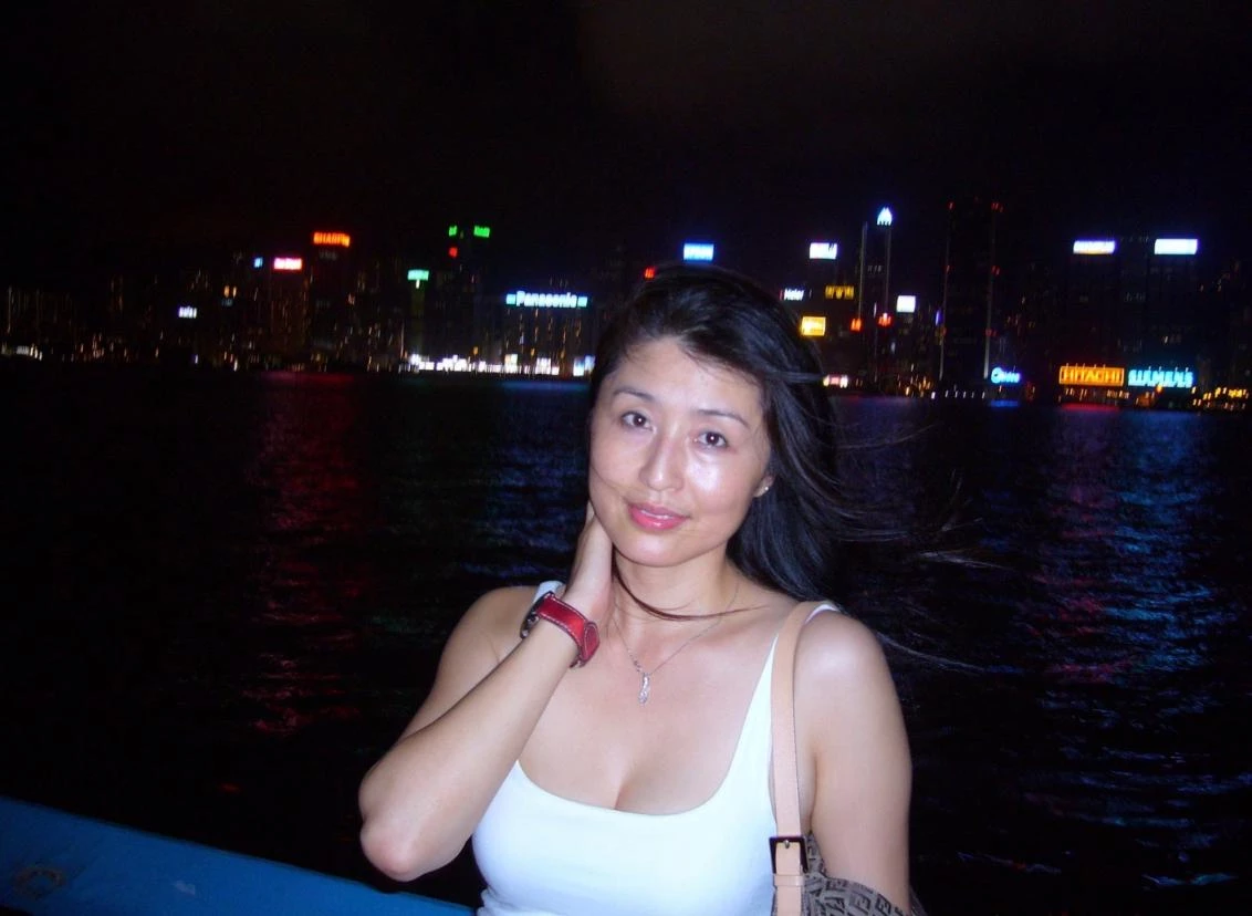 表面挺端庄的熟女[23P]