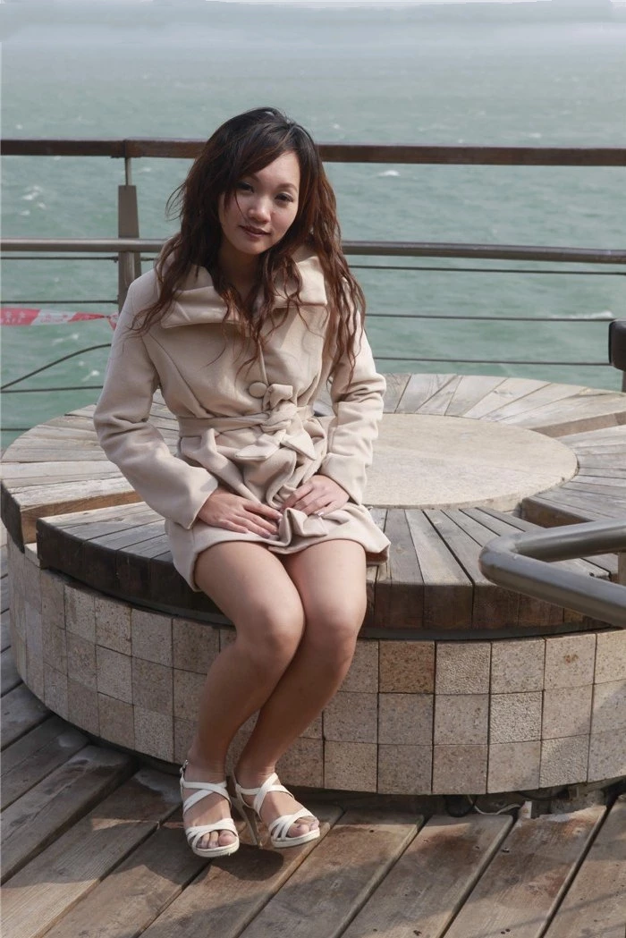 素人美女在海边露出自拍_[10P]