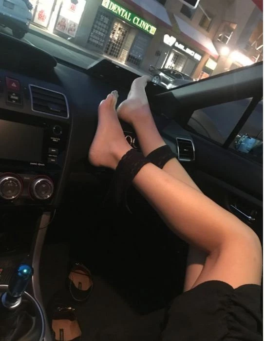 靓丽的女留学生20P[20P]