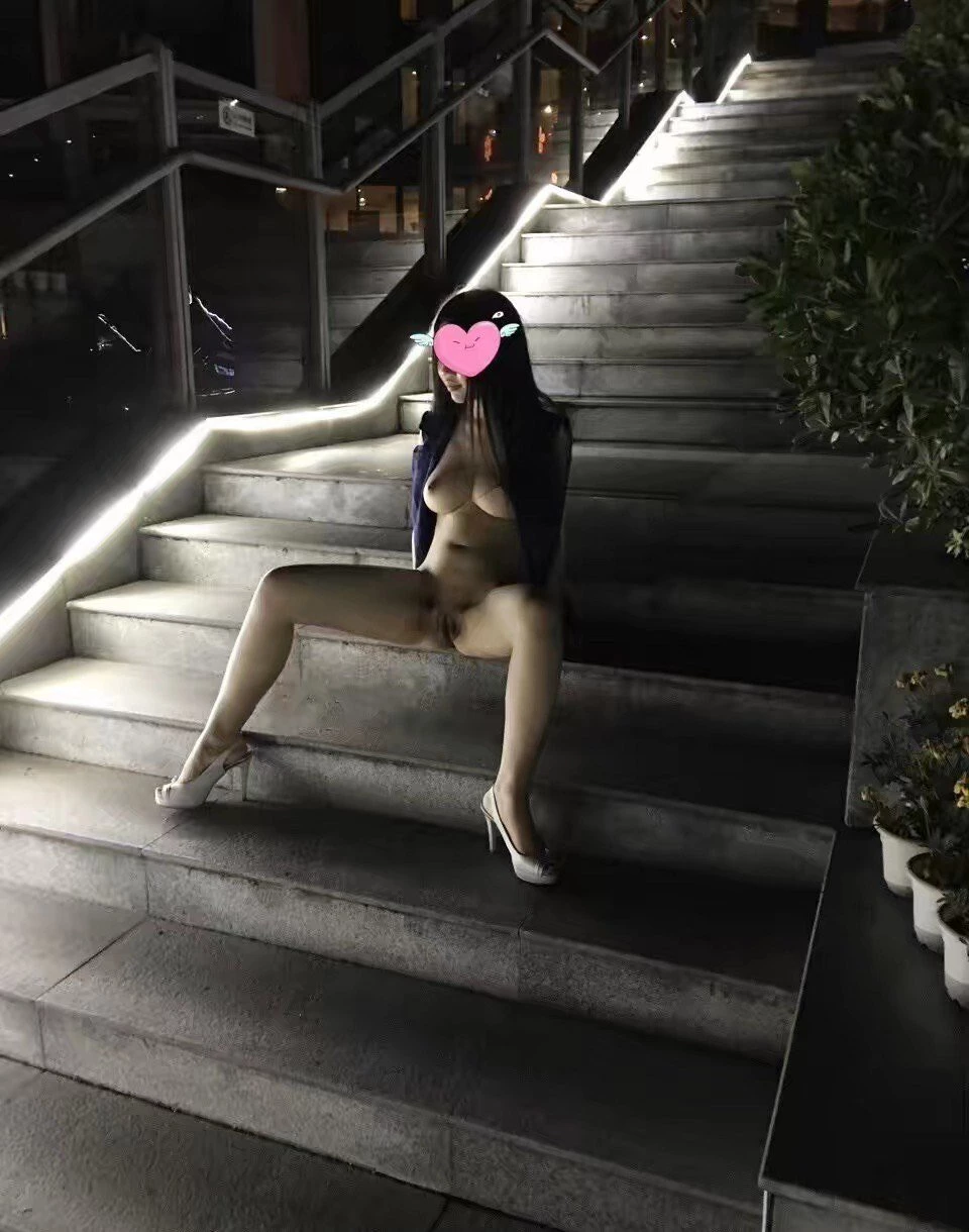 就是不爱穿衣服18P[18P]