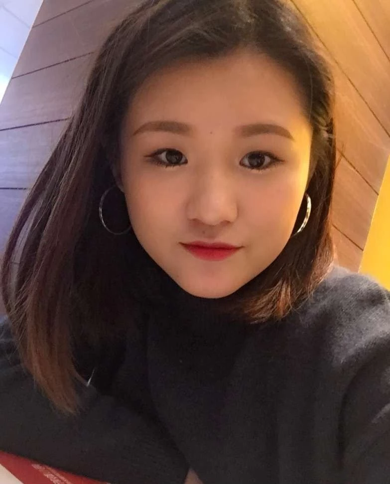 小奶头小嘴的妹子，还有生活照哦11P[11P]