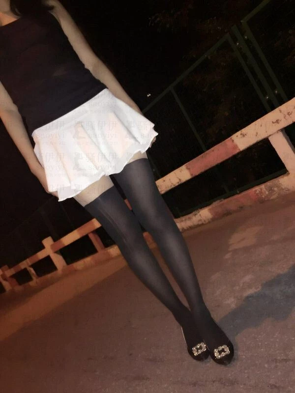 黑丝美腿少妇外出吃棒棒[14P]