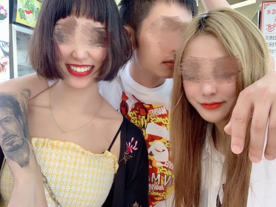 双飞精品母佝很快乐 [10P]