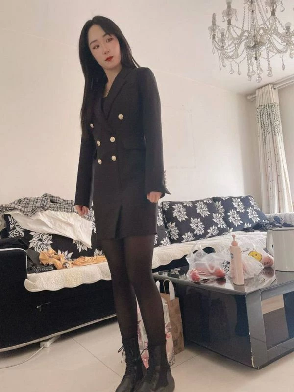小姐姐诱惑我舔她的小逼[18P]