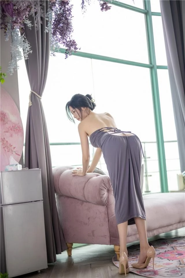 抖娘利世连体裙激凸骆驼趾 [22P]