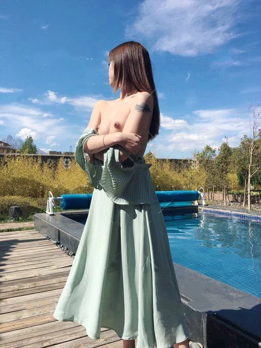 一起飞彩云之南我心的方向心灵的故乡那里的天多湛蓝，往事芬芳随风飘扬[50P]