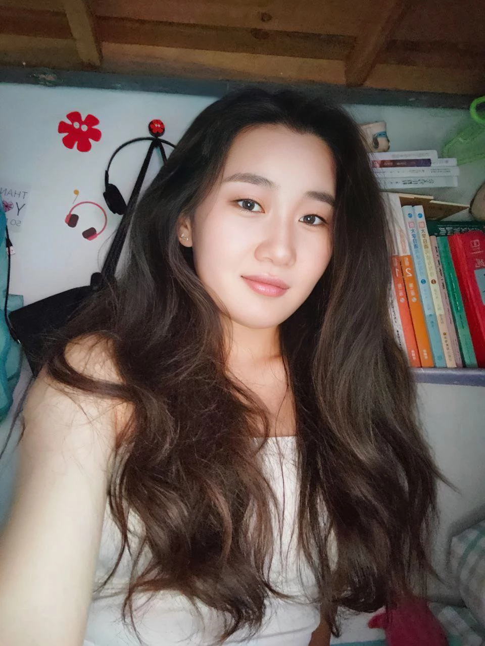 超漂亮的眼镜妹可不好满足啊[22P]