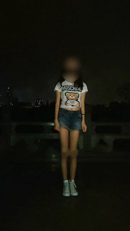 想不想舔少女的小穴呢[24P]