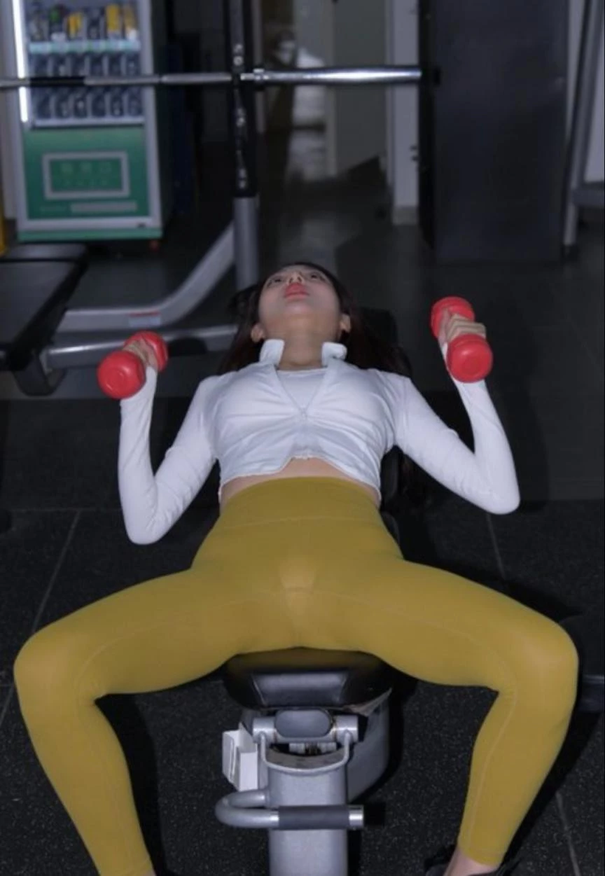 女菩萨瑜伽裤的诱惑[25P]