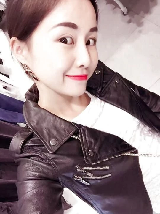 人前清纯少女，人后淫娃性奴15P[15P]