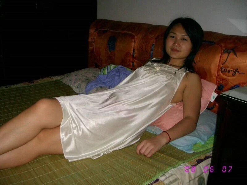 又是享受女同事的一天，她说我的棒棒比她男朋友好吃多了[13P]