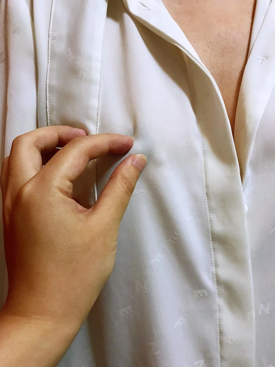 分享下自己的老婆，露脸！欢迎大家视奸，射屏。[10P]