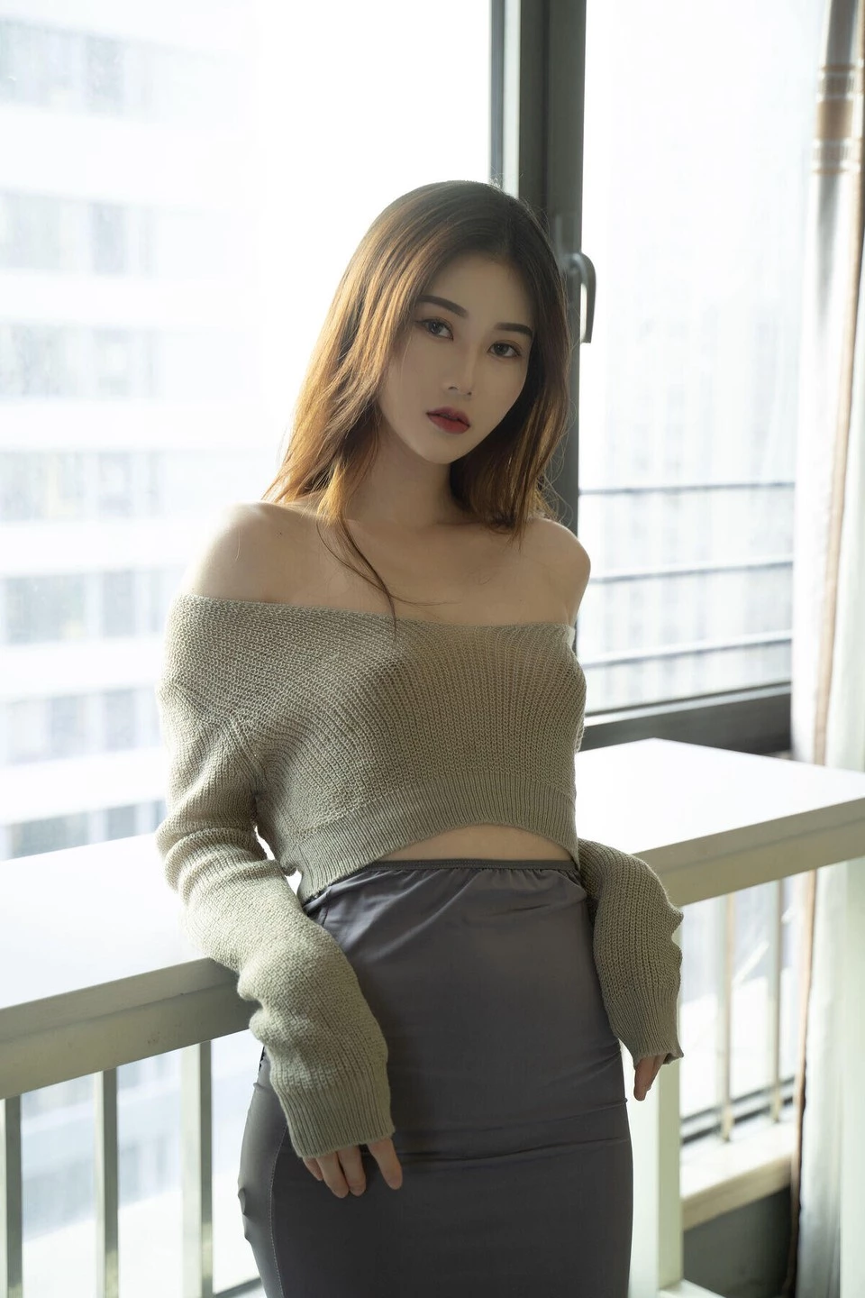 漂亮的毛衣妹妹 [50P]