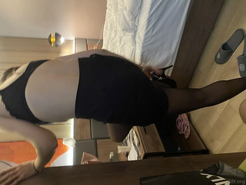 别人的前妻，是让我每次内射的丝袜高跟小骚逼[100P]