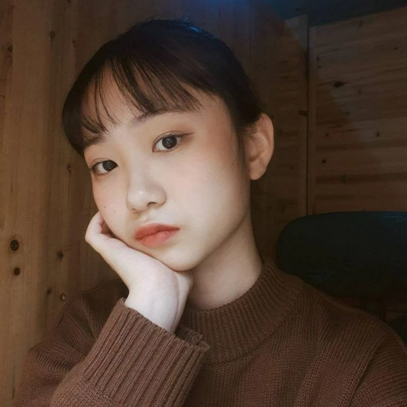 姑娘拥有苗条身材[11P]