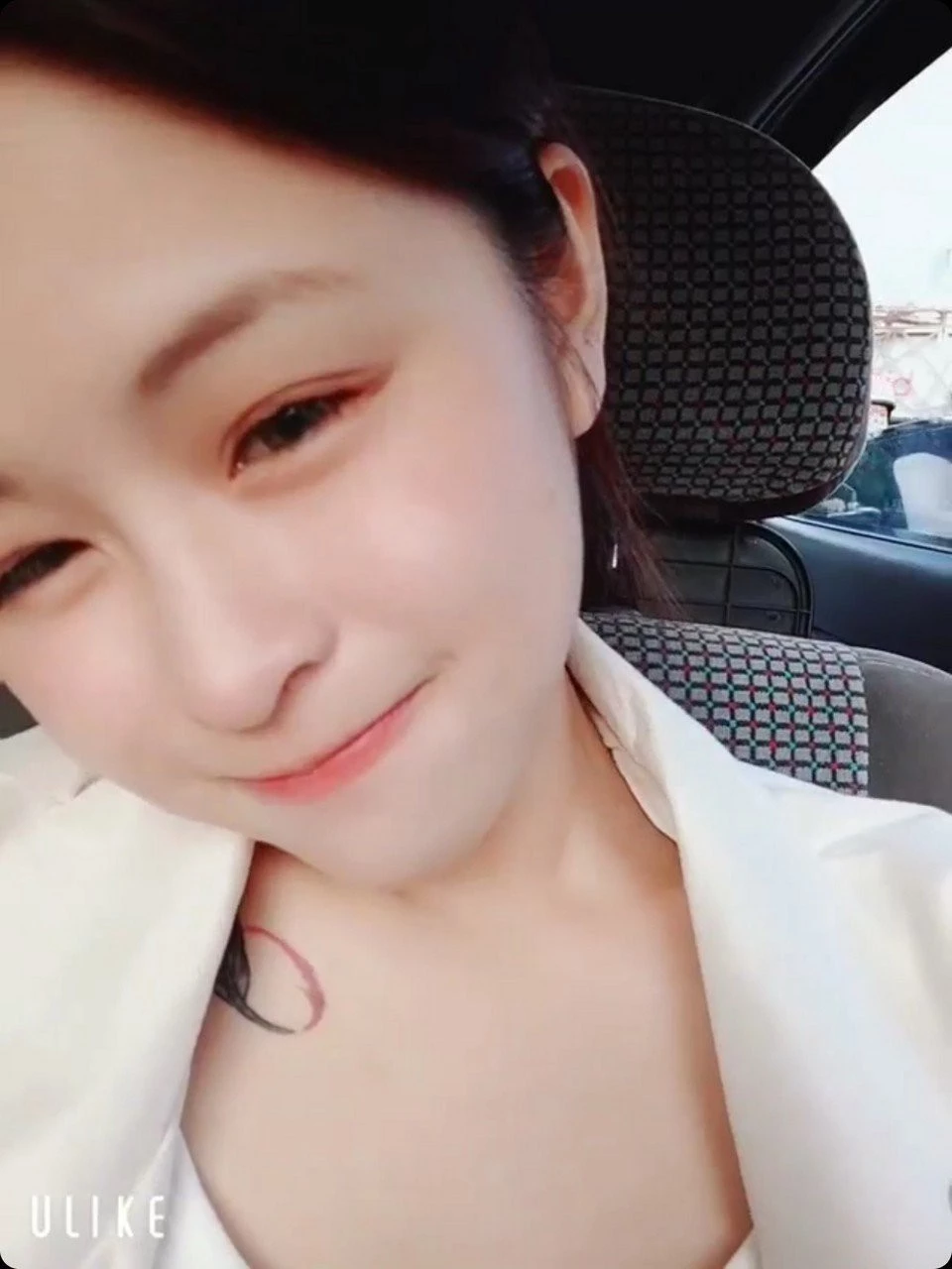 约炮一个年轻的纹身妹子[17P]