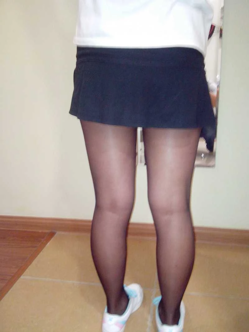 女孩的丝袜,加大胸。然后跳蛋的刺激22P[22P]