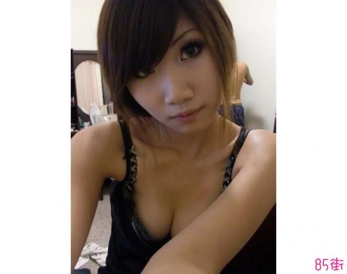 发育很好女生，乳房超美超嫩看到流口水[10P]
