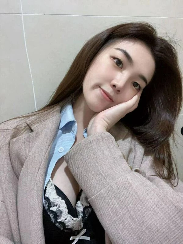 美丽柜姐玩得很刺激的生活大公开[10P]