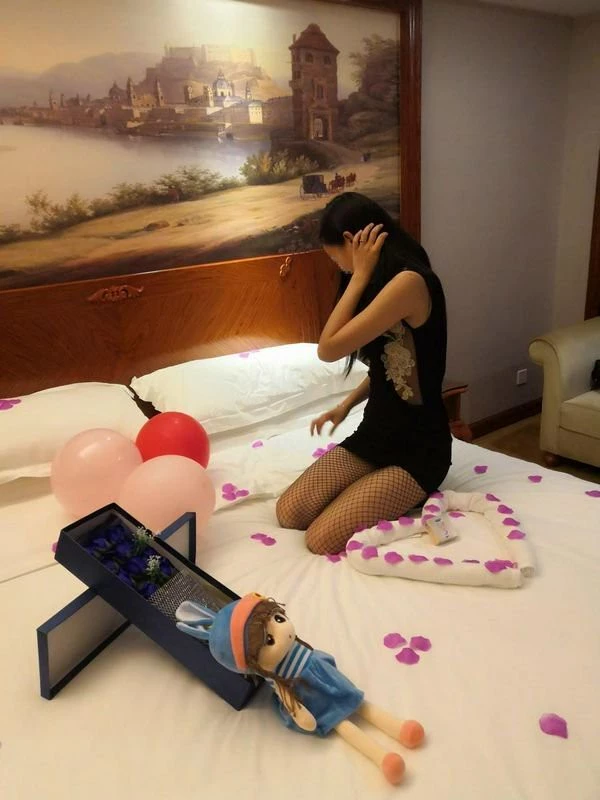 女朋友生日自拍[36P]