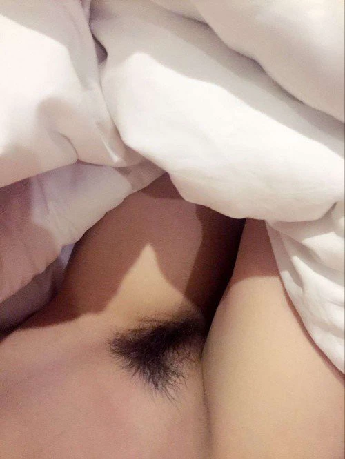 23岁的姑娘滑滑嫩嫩的20P[20P]