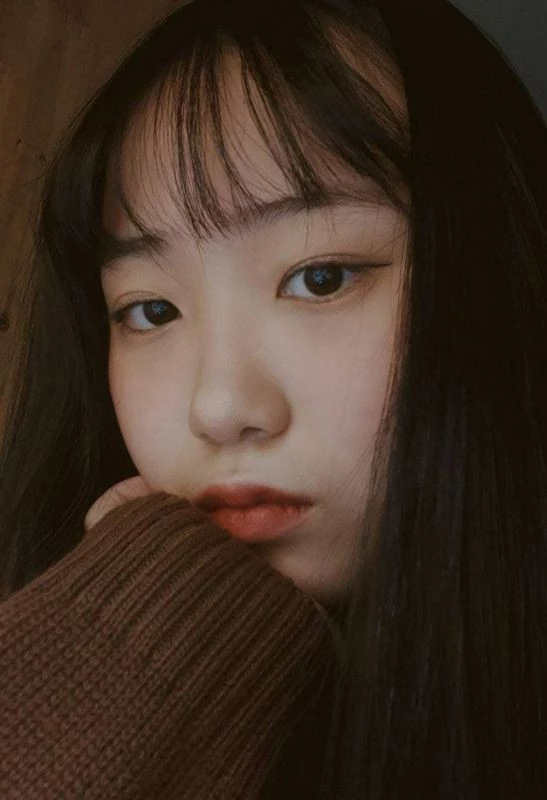 姑娘拥有苗条身材[11P]