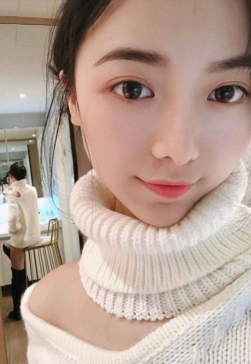 清纯的一个小女跪舔 想象就刺激 [10P]