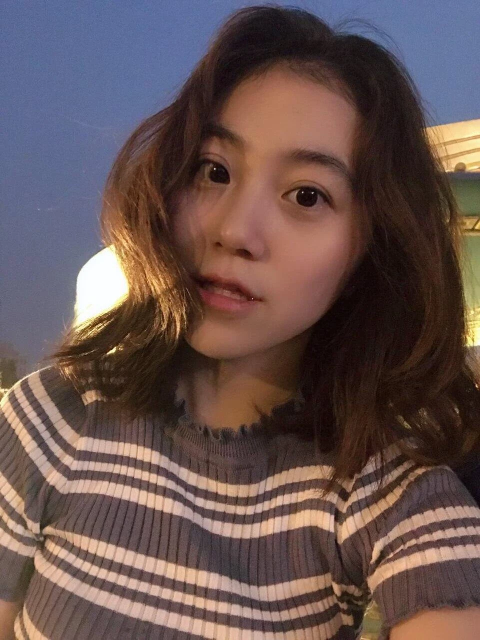 超级白的眼镜大骚女，欢迎品鉴[20P]