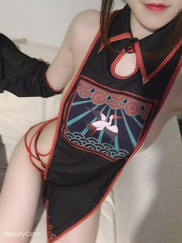 反差嫩妹爱吃鸡[26P]