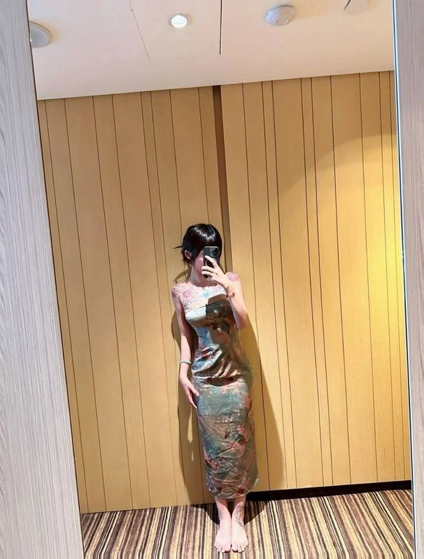 分享一位极品纹身大屁股美女[19P]