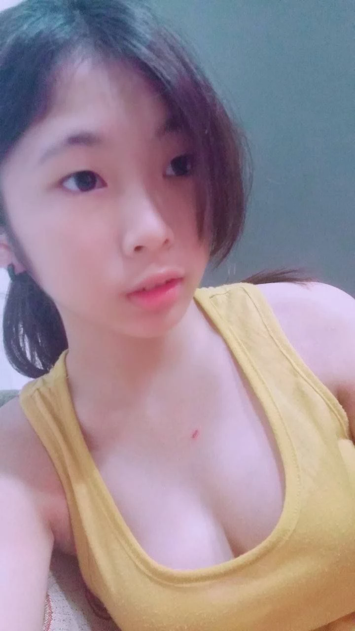 最爱粉嫩的小奶头，舔起来舒服[21P]