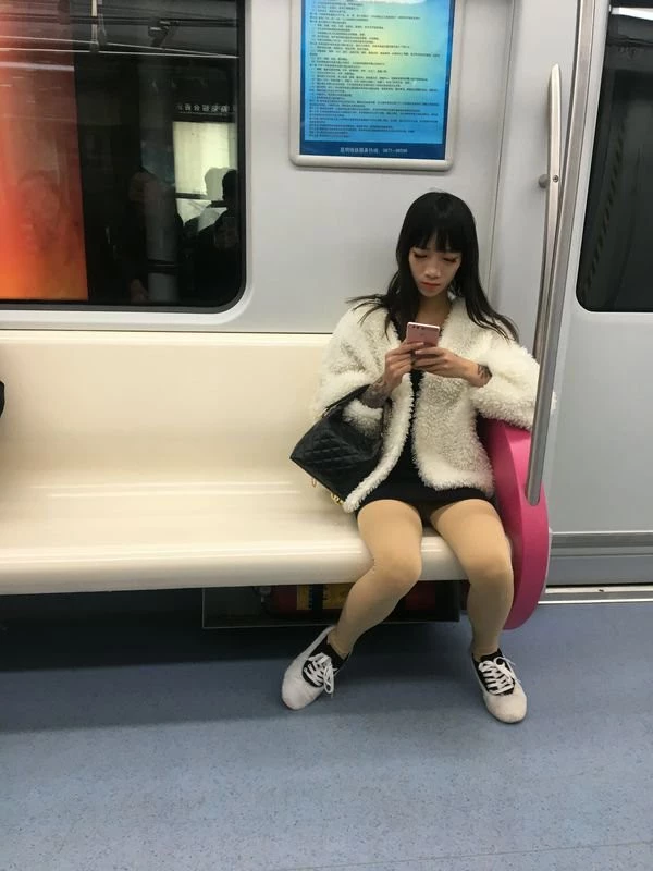 六九公社重金野战露脸吞套子精液[64P]