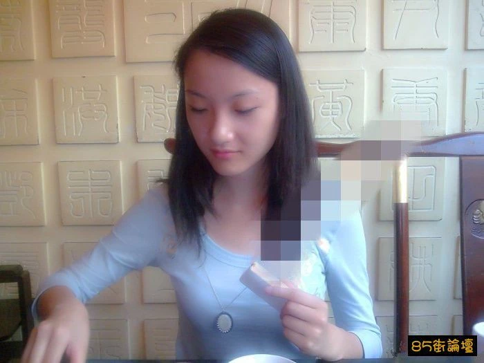 L约到嫩妹玩SM綑绑性爱[11P]