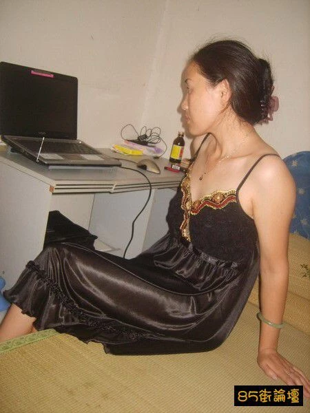 陆妻的性生活[15P]