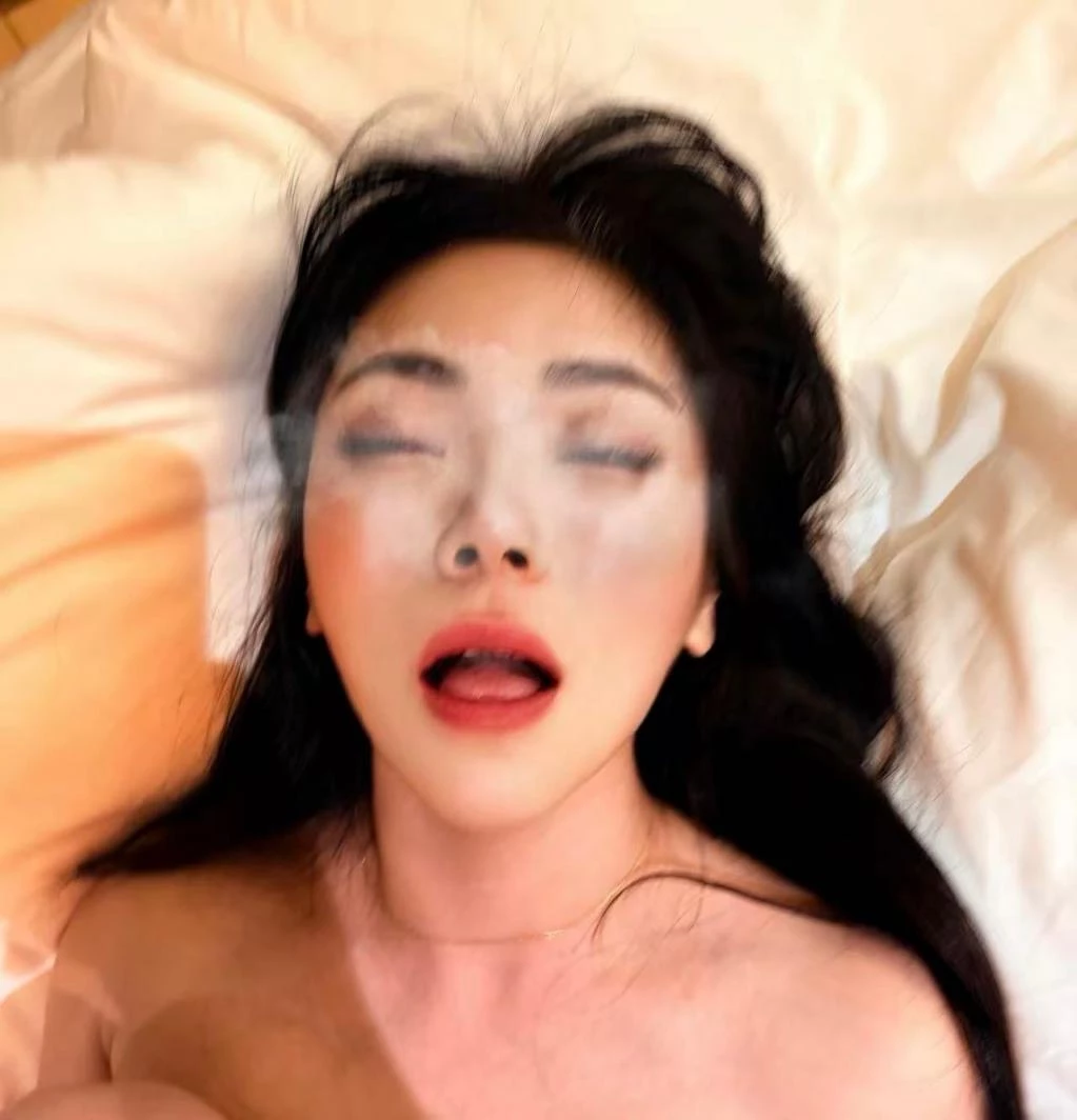 ［原创］骚母狗的性爱周末，冷不丁就是梆梆一顿爆操，鞭打口爆喷尿［57P+1录音］