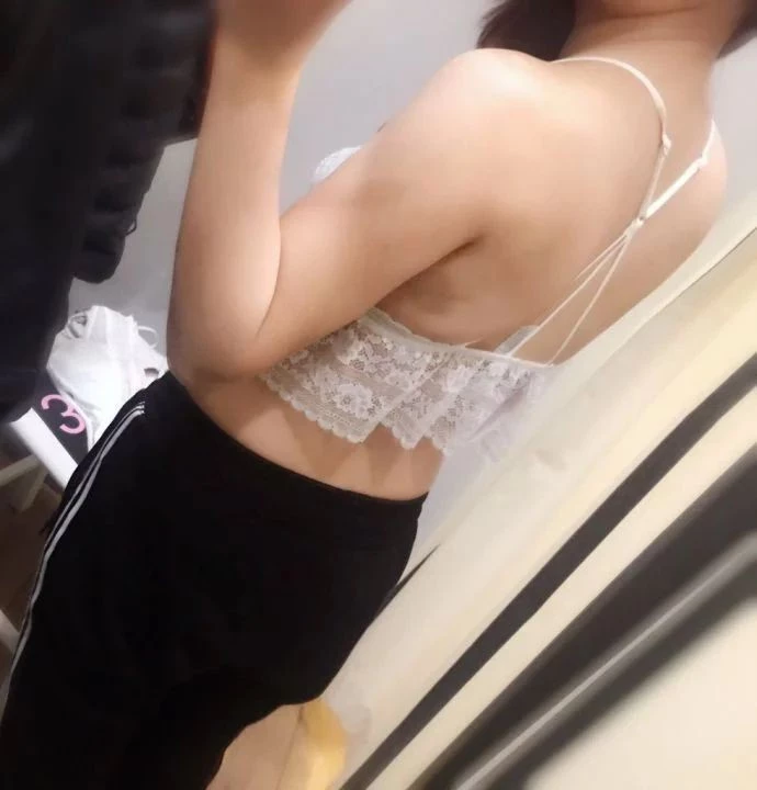 美乳少妇别有风味[10P]
