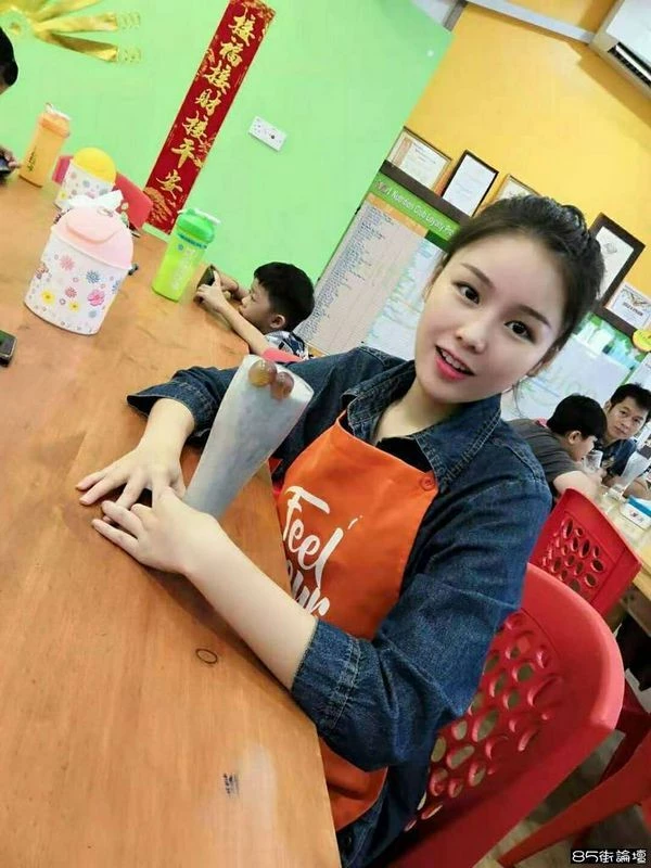 一位小学美术老师[20P]