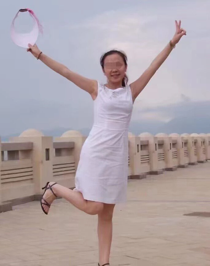 [吾家娇妻初成] 自家老婆从普通骚妇逐步调教成-淫贱母狗-荡妇婊子-公交烂货……[11P]