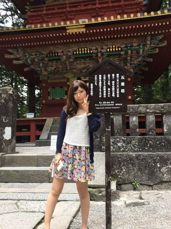 骚淫小女友居家露出自拍[10P]