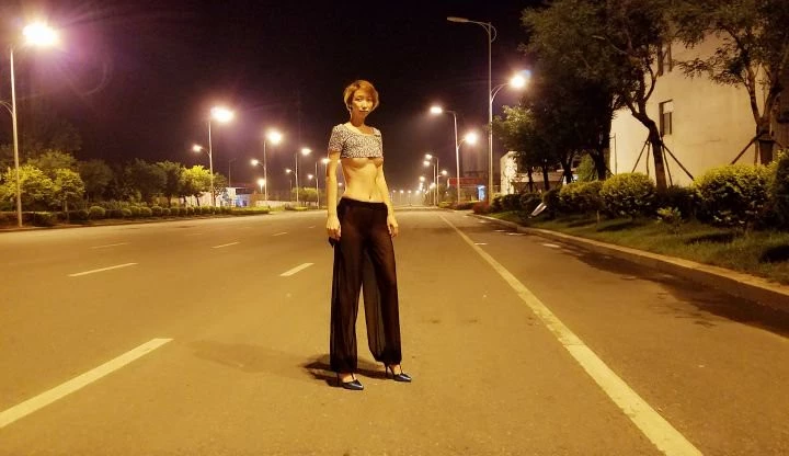 户外露出的小哈呢11P[11P]