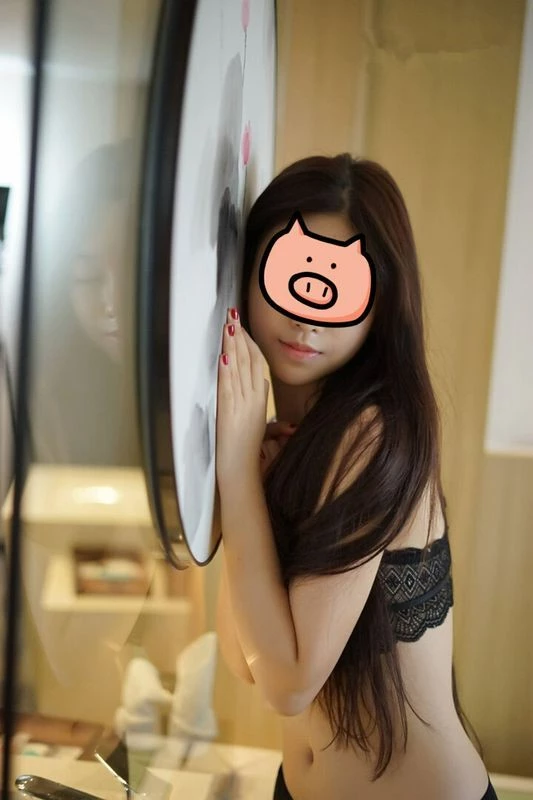 一个姑娘宝贵的青春成长历程 她的容貌恰如其分的[26P]
