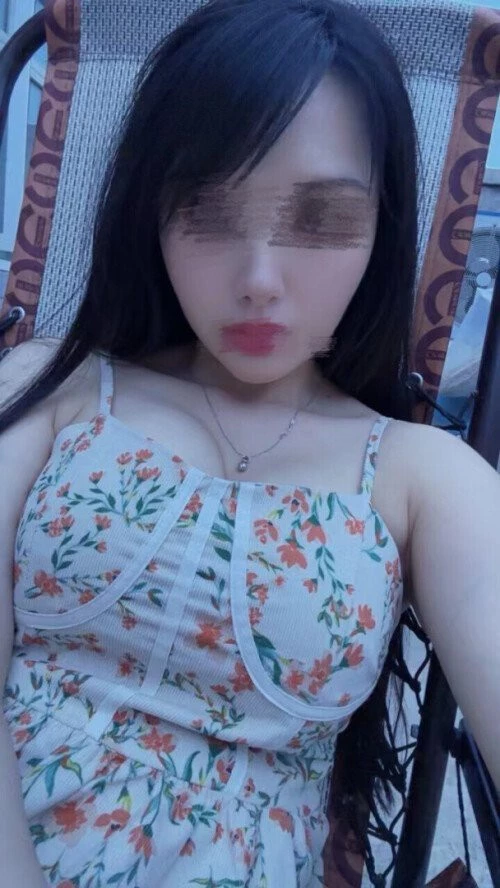 饥渴女友淫荡诱惑第三季 就问这样的原厂车灯和嫩穴你顶得住吗？[37P]
