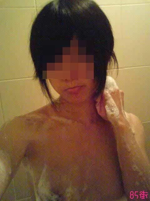 ８年级正妹暖暖火辣自拍投稿[11P]