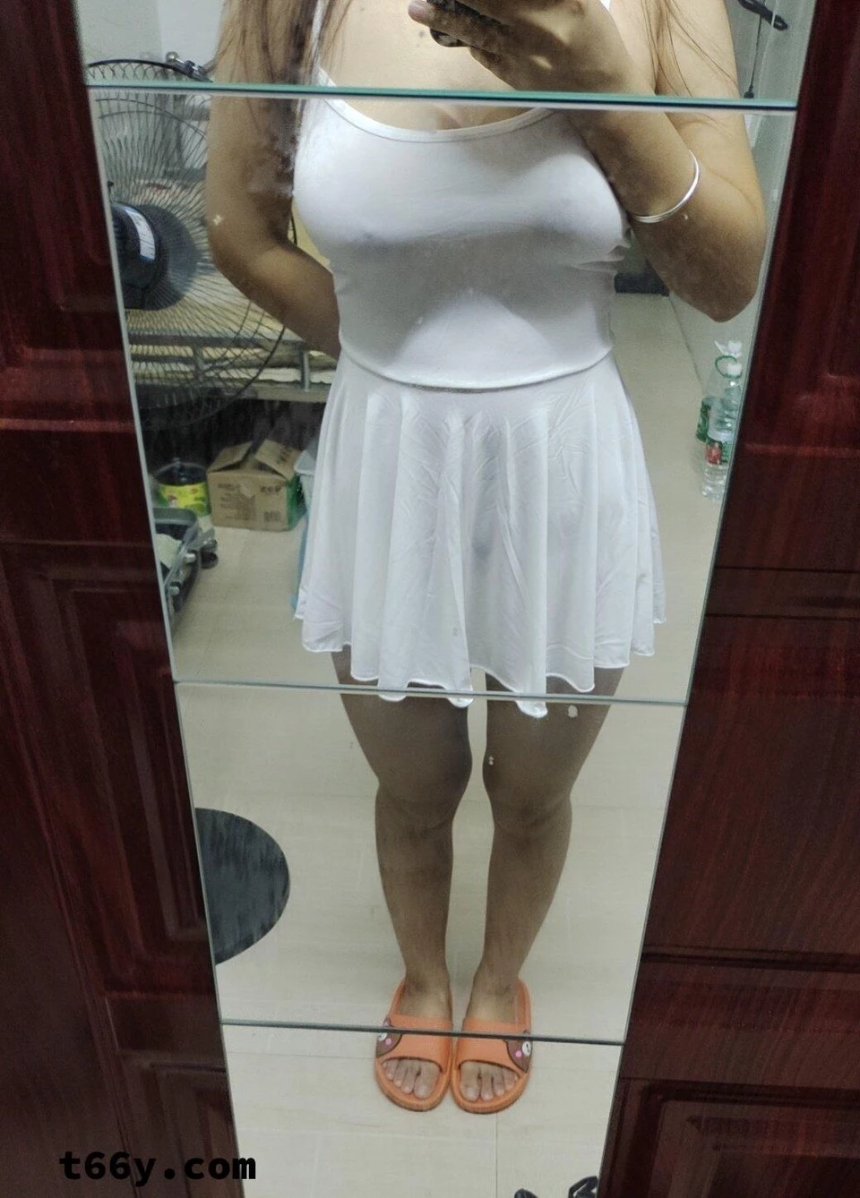[绿帽淫妻]丰胸肥B的老婆，喜欢拍下骚B老婆一脸骚媚模样，故意打一些可有可无的薄码，看有没有熟人认出[22P]