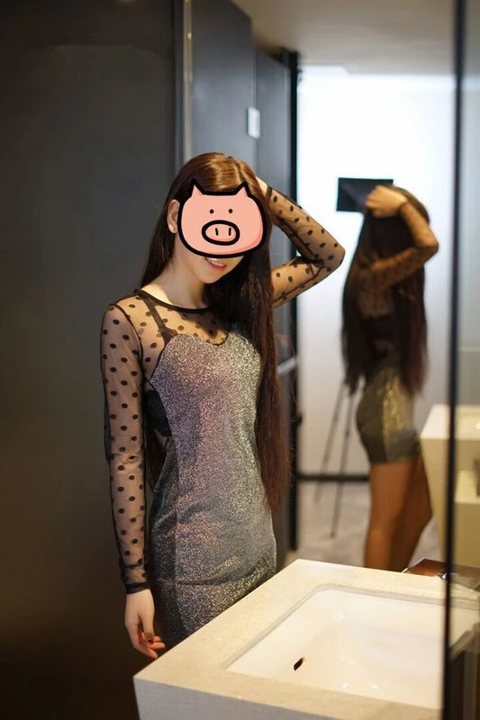一个姑娘宝贵的青春成长历程 她的容貌恰如其分的[26P]