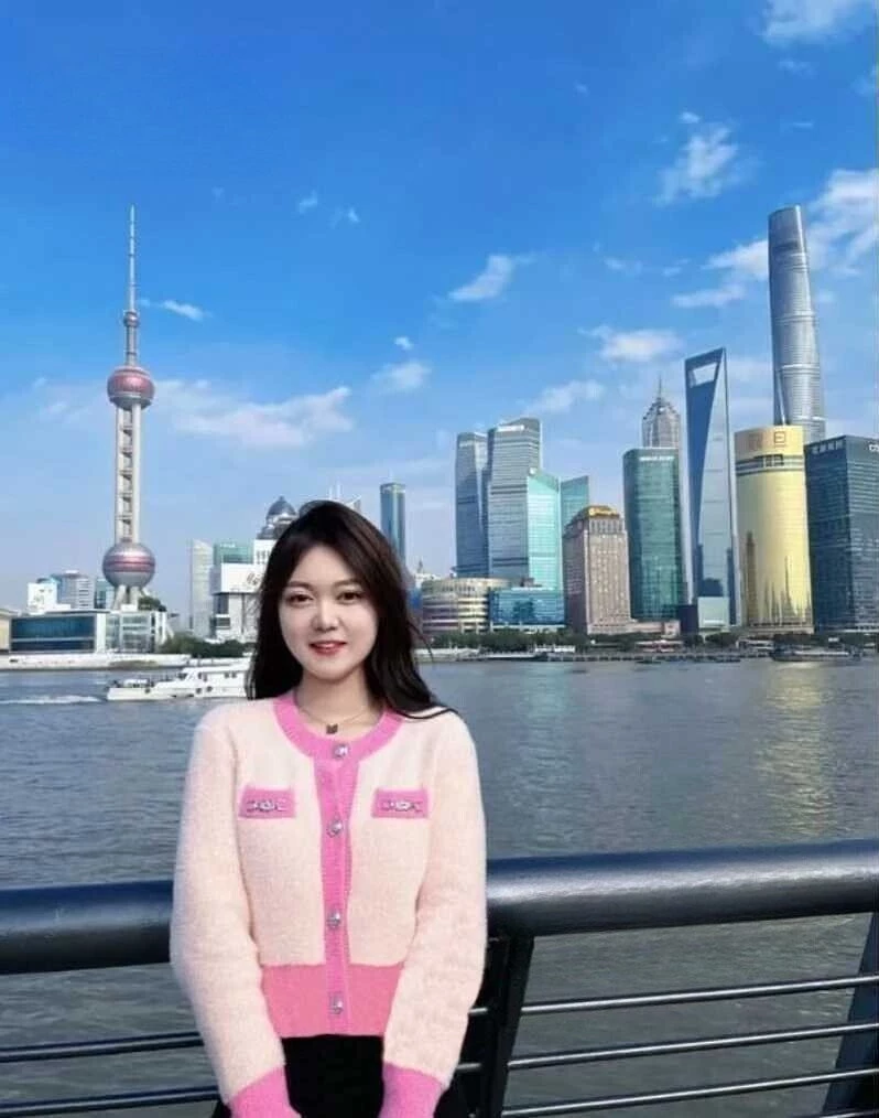 [吃瓜] 面圆圆的美女刚离开校园就被探花拿下 [21P]