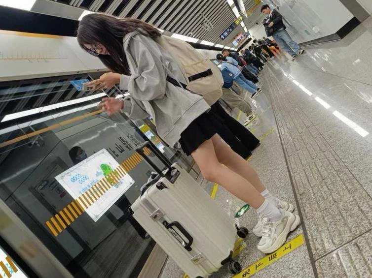 街拍短裙[21P]